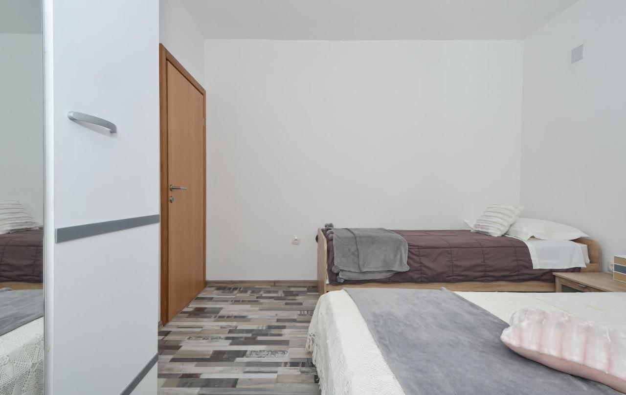 Apartments Luciano Seget Vranjica Bagian luar foto