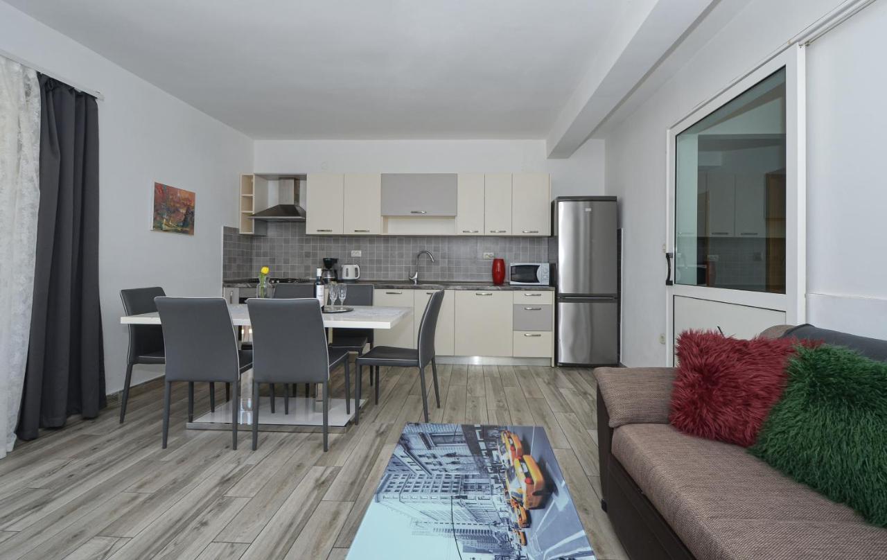 Apartments Luciano Seget Vranjica Bagian luar foto