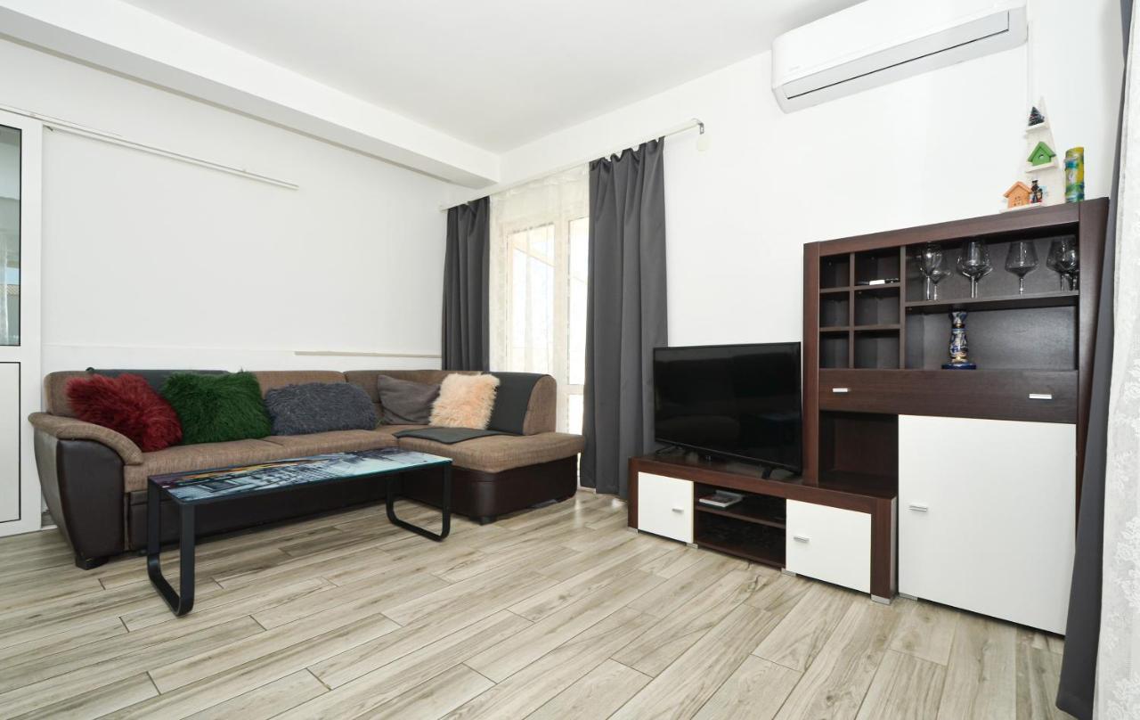 Apartments Luciano Seget Vranjica Bagian luar foto