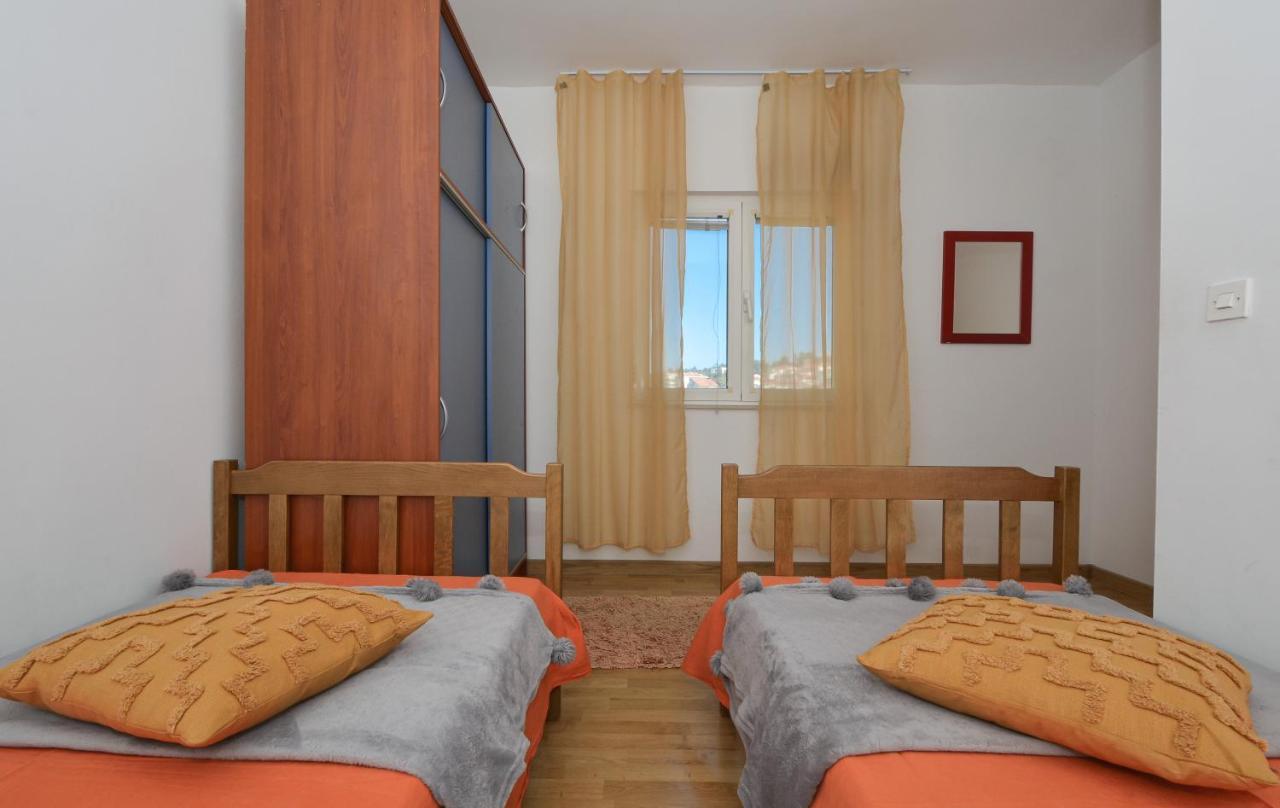 Apartments Luciano Seget Vranjica Bagian luar foto