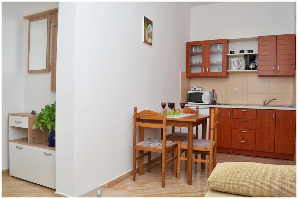 Apartments Luciano Seget Vranjica Ruang foto
