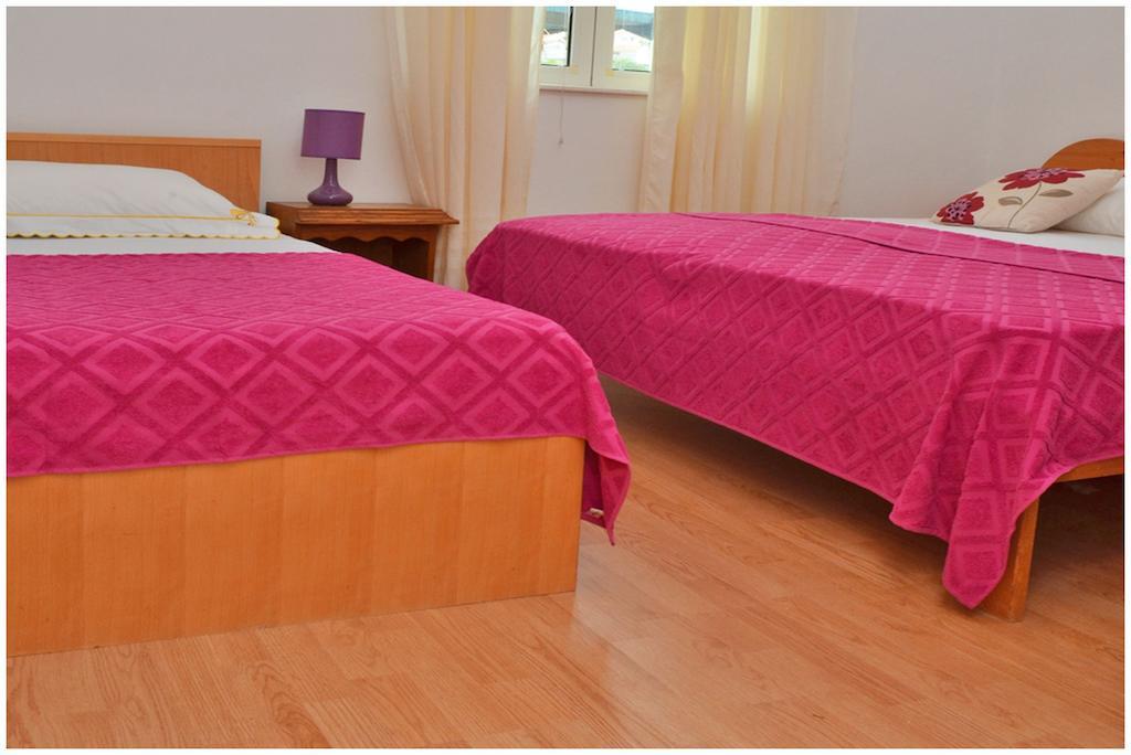 Apartments Luciano Seget Vranjica Ruang foto