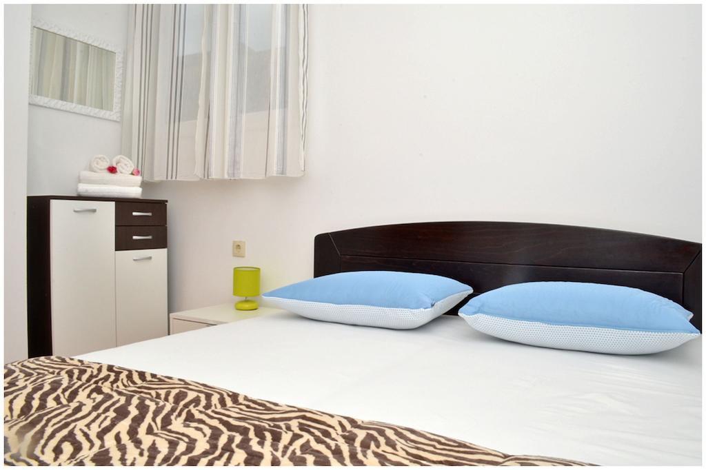 Apartments Luciano Seget Vranjica Ruang foto